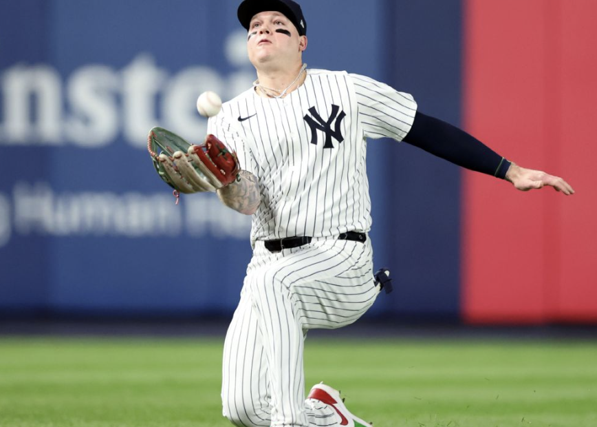 BRAVOS DE ATLANTA PONEN COMO TITULAR AL JARDINERO MEXICANO ALEX VERDUGO